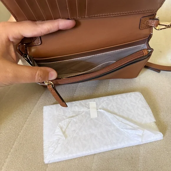 NWT Michael Kors Brown Leather Clutch Crossbody Bag with Removable Strap - Picture 9 of 13